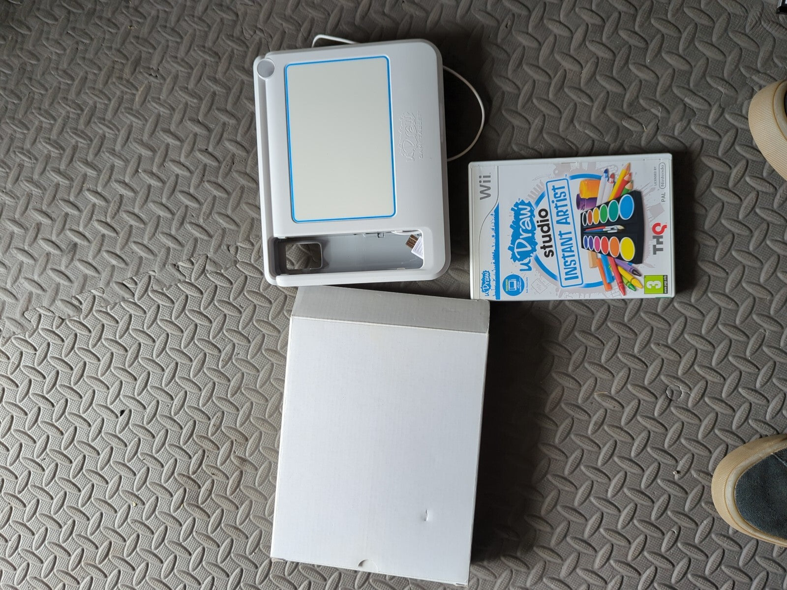 U DRAW STUDIO INSTANT ARTIST with GAME TABLET & Pen Nintendo Wii Game